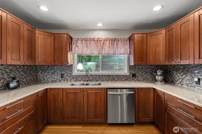 1212 Fowler Street, Raymond, WA 98577 - Photo 9