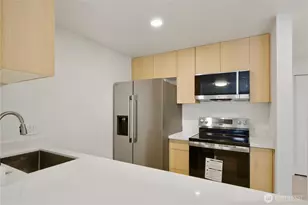10732 Stone Ave N, Seattle, WA 98133 - Photo 7