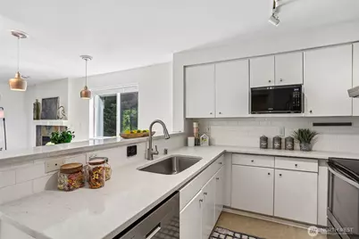 232 Belmont Avenue E #301, Seattle, WA 98102 - Photo 11