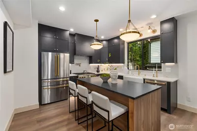 8821 Dibble Avenue NW, Seattle, WA 98117 - Photo 9