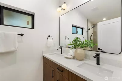 8821 Dibble Avenue NW, Seattle, WA 98117 - Photo 35