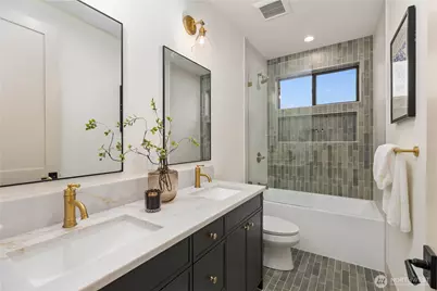 8821 Dibble Avenue NW, Seattle, WA 98117 - Photo 21