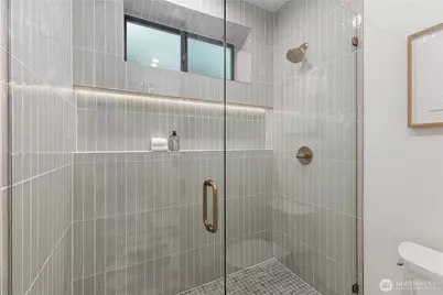 8821 Dibble Avenue NW, Seattle, WA 98117 - Photo 37