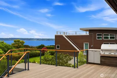 9135 NE 19th St, Clyde Hill, WA 98004 - Photo 7