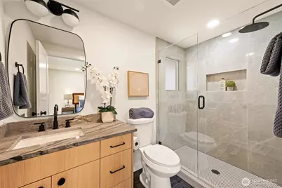 8019 Bagley Avenue N, Seattle, WA 98103 - Photo 15
