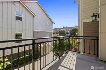 12721 SE 41st Place #214, Bellevue, WA 98006 - Photo 7