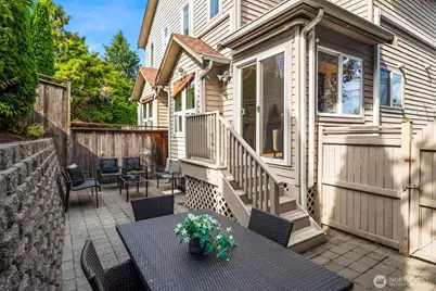 2310 W Dravus Street, Seattle, WA 98199 - Photo 35