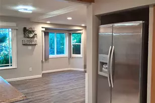 8242 S 128th St, Seattle, WA 98178 - Photo 5