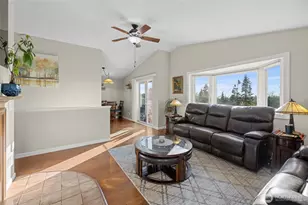 637 Cranberry Dr, Oak Harbor, WA 98277 - Photo 5