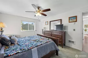 637 Cranberry Dr, Oak Harbor, WA 98277 - Photo 19