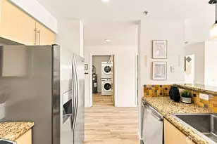 424 N 85th St, Seattle, WA 98103 - Photo 11
