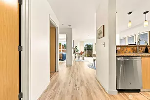 424 N 85th St, Seattle, WA 98103 - Photo 9