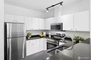 13301 SE 79th Pl, Newcastle, WA 98059 - Photo 11