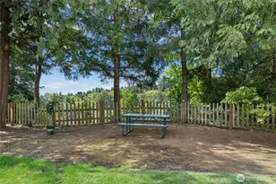 13301 SE 79th Pl, Newcastle, WA 98059 - Photo 35