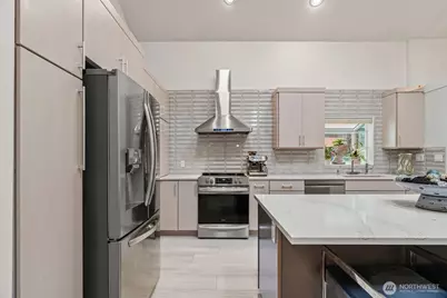 13142 Holmes Point Drive NE, Kirkland, WA 98034 - Photo 17
