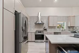 13142 Holmes Point Dr NE, Kirkland, WA 98034 - Photo 17