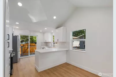 1710 SW 106th Street, Seattle, WA 98146 - Photo 9