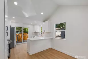 1710 SW 106th St, Seattle, WA 98146 - Photo 9