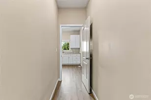 319 SE Highland Park Dr, College Place, WA 99324 - Photo 17
