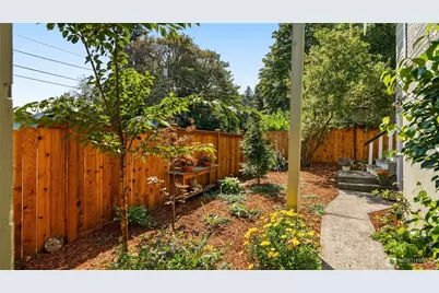 10015 68th Avenue S, Seattle, WA 98178 - Photo 5