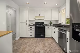 12916 NE 136th Pl, Kirkland, WA 98034 - Photo 9