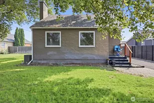 2421 Plaza Way, Walla Walla, WA 99362 - Photo 3