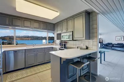 4456 Ferncroft Road, Mercer Island, WA 98040 - Photo 7