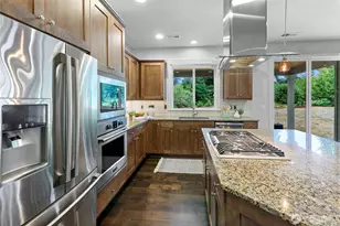 13844 La Vigne Ct NE, Bainbridge Island, WA 98110 - Photo 9
