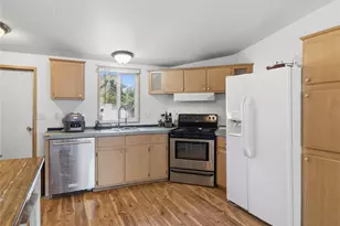 5302 255th St E, Graham, WA 98338 - Photo 9