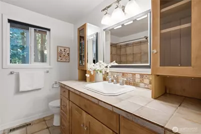 21926 SE 37th Street, Sammamish, WA 98075 - Photo 27