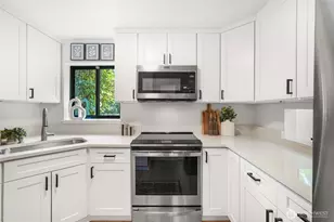 1800 N 105th St, Seattle, WA 98133 - Photo 5