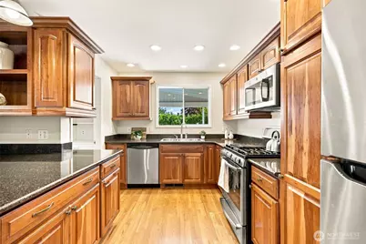 18112 60th Avenue NE, Kenmore, WA 98028 - Photo 9