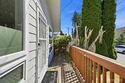 712 S Director Street, Seattle, WA 98108 - Photo 3