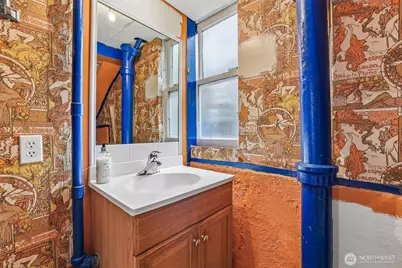 929 13th Avenue E, Seattle, WA 98102 - Photo 39