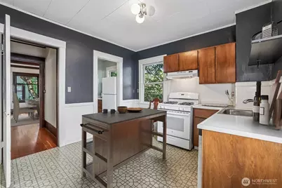 929 13th Avenue E, Seattle, WA 98102 - Photo 17