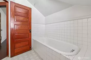 929 13th Ave E, Seattle, WA 98102 - Photo 31