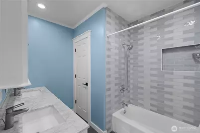 2825 E Lake Sammamish Parkway NE, Sammamish, WA 98074 - Photo 17