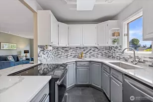 15829 26th Ave NE, Shoreline, WA 98155 - Photo 11