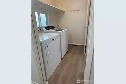 8907 Beacon Avenue S, Seattle, WA 98118 - Photo 15
