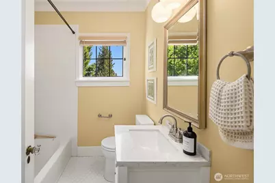 1502 39th Avenue E, Seattle, WA 98112 - Photo 11
