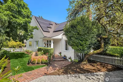 1502 39th Avenue E, Seattle, WA 98112 - Photo 1