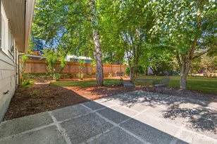 1638 N 190th St, Shoreline, WA 98133 - Photo 29