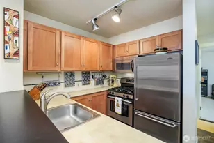 1909 10th Ave W, Seattle, WA 98119 - Photo 9