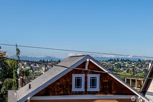1909 10th Ave W, Seattle, WA 98119 - Photo 3