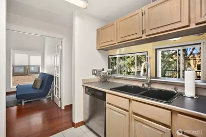 1617 Summit Avenue #42, Seattle, WA 98122 - Photo 13