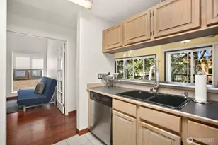 1617 Summit Ave, Seattle, WA 98122 - Photo 13