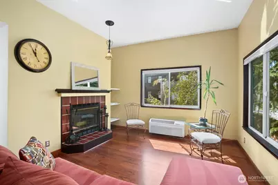 1617 Summit Avenue #42, Seattle, WA 98122 - Photo 7