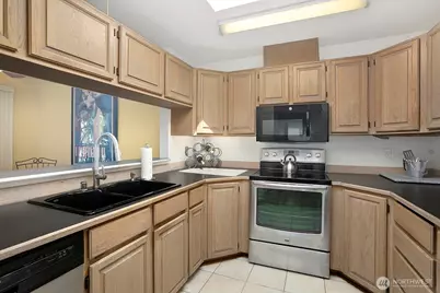 1617 Summit Avenue #42, Seattle, WA 98122 - Photo 11
