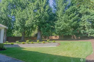 10420 NE 112th St, Kirkland, WA 98033 - Photo 21