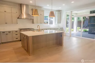 10420 NE 112th Street, Kirkland, WA 98033 - Photo 9